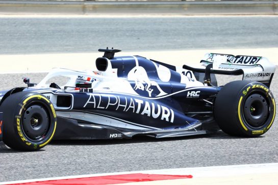 Pierre Gasly (FRA) AlphaTauri AT03 - floor and sidepod detail.
12.03.2022. Formula 1 Testing, Sakhir, Bahrain, Day Three.
- www.xpbimages.com, EMail: requests@xpbimages.com © Copyright: Batchelor / XPB Images