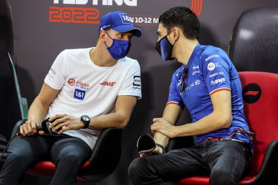 (L to R): Mick Schumacher (GER) Haas F1 Team with Esteban Ocon (FRA) Alpine F1 Team in the FIA Press Conference.
12.03.2022. Formula 1 Testing, Sakhir, Bahrain, Day Three.
- www.xpbimages.com, EMail: requests@xpbimages.com © Copyright: XPB Images