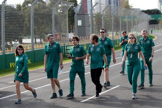 Sebastian Vettel (GER) Aston Martin F1 Team walks the circuit with the team.
06.04.2022. Formula 1 World Championship, Rd 3, Australian Grand Prix, Albert Park, Melbourne, Australia, Preparation Day.
- www.xpbimages.com, EMail: requests@xpbimages.com © Copyright: Coates / XPB Images