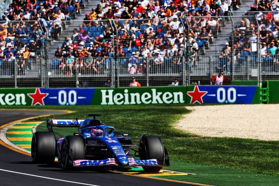 Fernando Alonso (ESP) Alpine F1 Team A522.
08.04.2022. Formula 1 World Championship, Rd 3, Australian Grand Prix, Albert Park, Melbourne, Australia, Practice Day.
- www.xpbimages.com, EMail: requests@xpbimages.com © Copyright: Batchelor / XPB Images