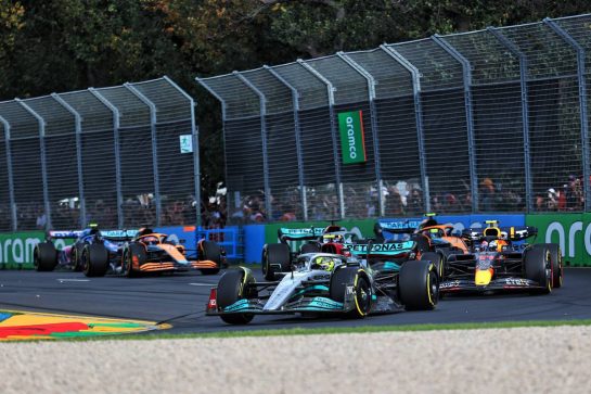 Lewis Hamilton (GBR) Mercedes AMG F1 W13 at the start of the race.
10.04.2022. Formula 1 World Championship, Rd 3, Australian Grand Prix, Albert Park, Melbourne, Australia, Race Day.
- www.xpbimages.com, EMail: requests@xpbimages.com © Copyright: Batchelor / XPB Images