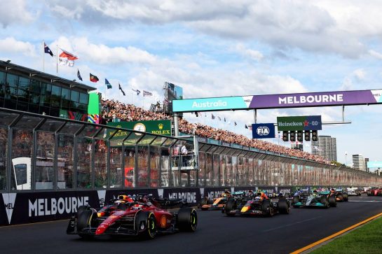 Charles Leclerc (MON) Ferrari F1-75 leads at the start of the race.
10.04.2022. Formula 1 World Championship, Rd 3, Australian Grand Prix, Albert Park, Melbourne, Australia, Race Day.
- www.xpbimages.com, EMail: requests@xpbimages.com © Copyright: Batchelor / XPB Images