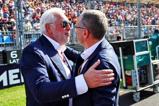 (L to R): Lawrence Stroll (CDN) Aston Martin F1 Team Investor and Stefano Domenicali (ITA) Formula One President and CEO on the grid.
10.04.2022. Formula 1 World Championship, Rd 3, Australian Grand Prix, Albert Park, Melbourne, Australia, Race Day.
- www.xpbimages.com, EMail: requests@xpbimages.com © Copyright: Batchelor / XPB Images