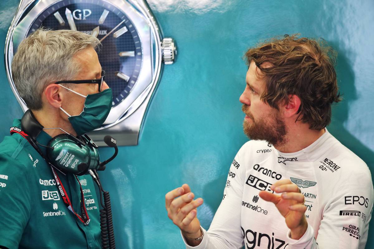 Aston Martin planning ‘updates at every race’ in 2022