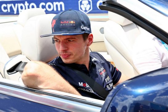 Max Verstappen (NLD) Red Bull Racing on the drivers parade.
08.05.2022. Formula 1 World Championship, Rd 5, Miami Grand Prix, Miami, Florida, USA, Race Day.
- www.xpbimages.com, EMail: requests@xpbimages.com © Copyright: Batchelor / XPB Images