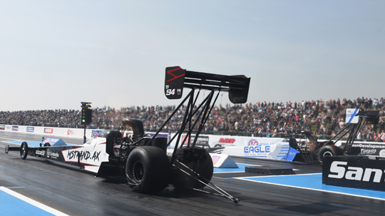 EDRC: drag racing returns, Santa Pod hosts season-opener this weekend