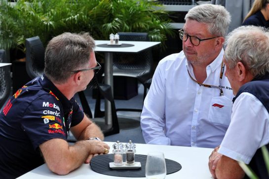 (L to R): Christian Horner (GBR) Red Bull Racing Team Principal with Ross Brawn (GBR) Managing Director, Motor Sports and Dr Helmut Marko (AUT) Red Bull Motorsport Consultant.
17.06.2022. Formula 1 World Championship, Rd 9, Canadian Grand Prix, Montreal, Canada, Practice Day.
- www.xpbimages.com, EMail: requests@xpbimages.com &copy; Copyright: Batchelor / XPB Images