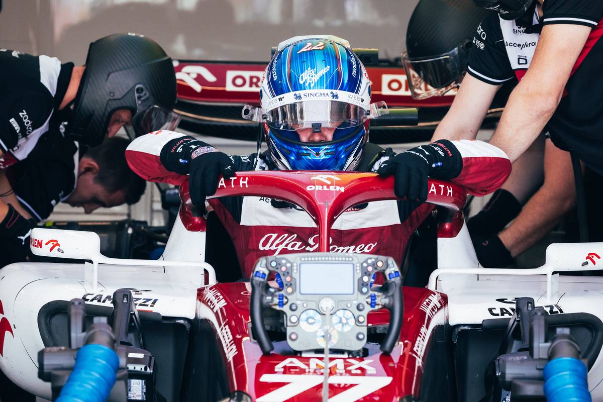 Verstappen just pips Leclerc in second Montreal practice