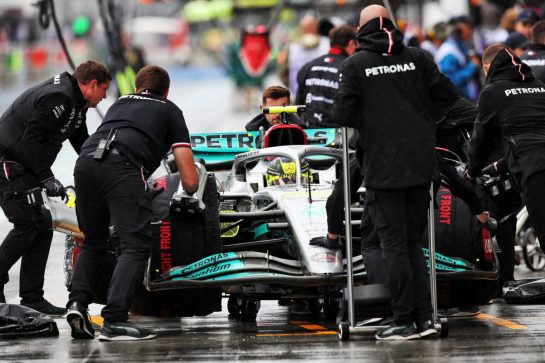 Lewis Hamilton (GBR) Mercedes AMG F1 W13.
18.06.2022. Formula 1 World Championship, Rd 9, Canadian Grand Prix, Montreal, Canada, Qualifying Day.
 - www.xpbimages.com, EMail: requests@xpbimages.com &copy; Copyright: Coates / XPB Images