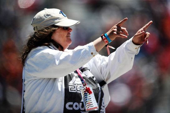 Circuit atmosphere - course official.
19.06.2022. Formula 1 World Championship, Rd 9, Canadian Grand Prix, Montreal, Canada, Race Day.
 - www.xpbimages.com, EMail: requests@xpbimages.com &copy; Copyright: Coates / XPB Images
