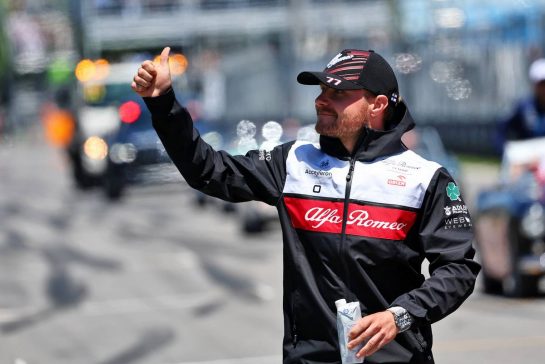 Valtteri Bottas (FIN) Alfa Romeo F1 Team on the drivers parade.
19.06.2022. Formula 1 World Championship, Rd 9, Canadian Grand Prix, Montreal, Canada, Race Day.
- www.xpbimages.com, EMail: requests@xpbimages.com &copy; Copyright: Batchelor / XPB Images