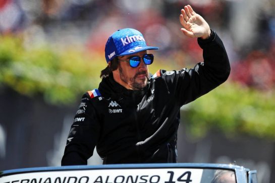Fernando Alonso (ESP) Alpine F1 Team on the drivers parade.
19.06.2022. Formula 1 World Championship, Rd 9, Canadian Grand Prix, Montreal, Canada, Race Day.
 - www.xpbimages.com, EMail: requests@xpbimages.com &copy; Copyright: Coates / XPB Images