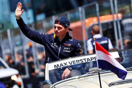 Max Verstappen (NLD) Red Bull Racing on the drivers parade.
19.06.2022. Formula 1 World Championship, Rd 9, Canadian Grand Prix, Montreal, Canada, Race Day.
- www.xpbimages.com, EMail: requests@xpbimages.com &copy; Copyright: Batchelor / XPB Images