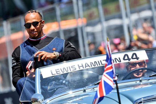 Lewis Hamilton (GBR) Mercedes AMG F1 on the drivers parade.
19.06.2022. Formula 1 World Championship, Rd 9, Canadian Grand Prix, Montreal, Canada, Race Day.
- www.xpbimages.com, EMail: requests@xpbimages.com &copy; Copyright: Batchelor / XPB Images