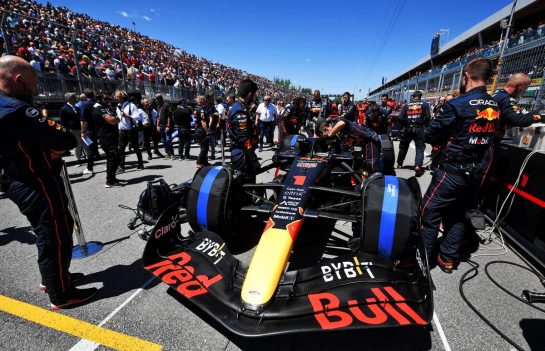Max Verstappen (NLD) Red Bull Racing RB18 on the grid.
19.06.2022. Formula 1 World Championship, Rd 9, Canadian Grand Prix, Montreal, Canada, Race Day.
- www.xpbimages.com, EMail: requests@xpbimages.com &copy; Copyright: Price / XPB Images