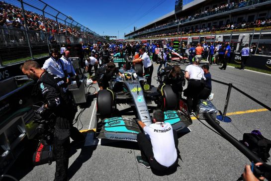 Lewis Hamilton (GBR) Mercedes AMG F1 W13 on the grid.
19.06.2022. Formula 1 World Championship, Rd 9, Canadian Grand Prix, Montreal, Canada, Race Day.
 - www.xpbimages.com, EMail: requests@xpbimages.com &copy; Copyright: Coates / XPB Images