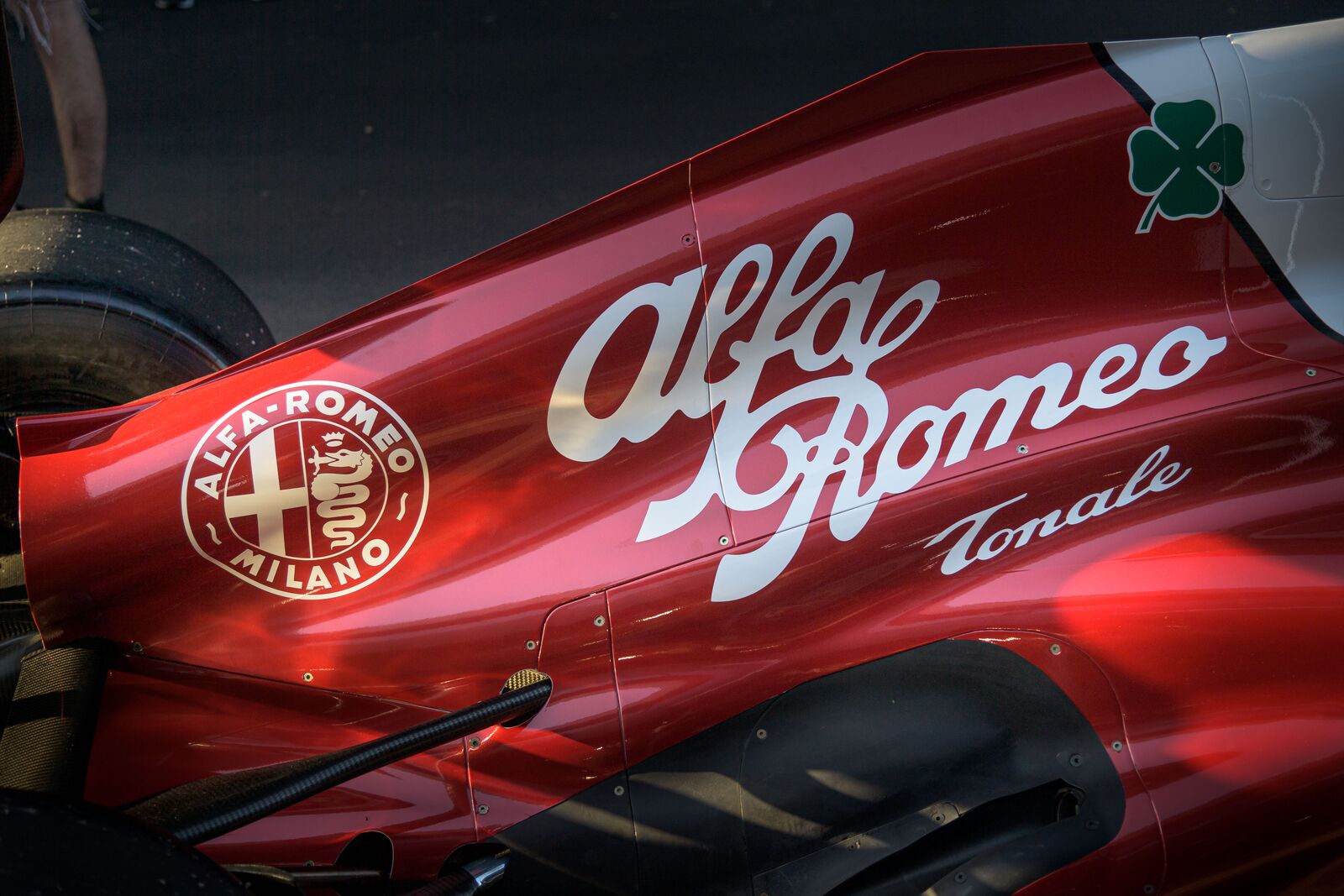 Bottas wakes up Milan to the sound of Alfa’s 112th birthday