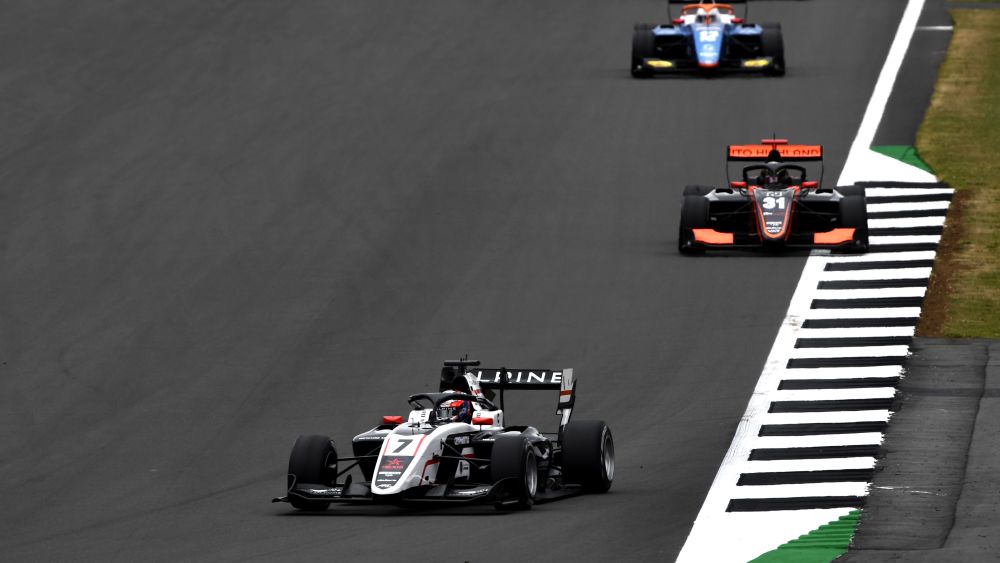 F3 – Hadjar leaves it late to  snatch victory from Martins