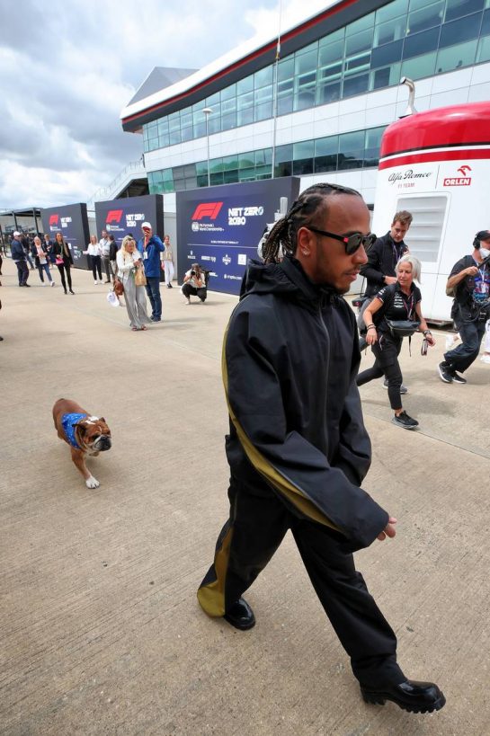 Lewis Hamilton (GBR) Mercedes AMG F1 with Roscoe (GBR) Dog.
01.07.2022. Formula 1 World Championship, Rd 10, British Grand Prix, Silverstone, England, Practice Day.
 - www.xpbimages.com, EMail: requests@xpbimages.com &copy; Copyright: Coates / XPB Images