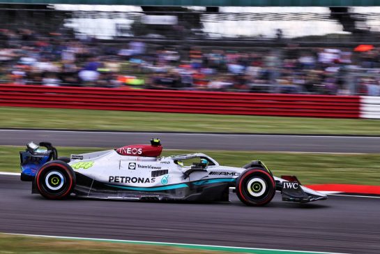 Lewis Hamilton (GBR) Mercedes AMG F1 W13.
01.07.2022. Formula 1 World Championship, Rd 10, British Grand Prix, Silverstone, England, Practice Day.
- www.xpbimages.com, EMail: requests@xpbimages.com &copy; Copyright: Moy / XPB Images