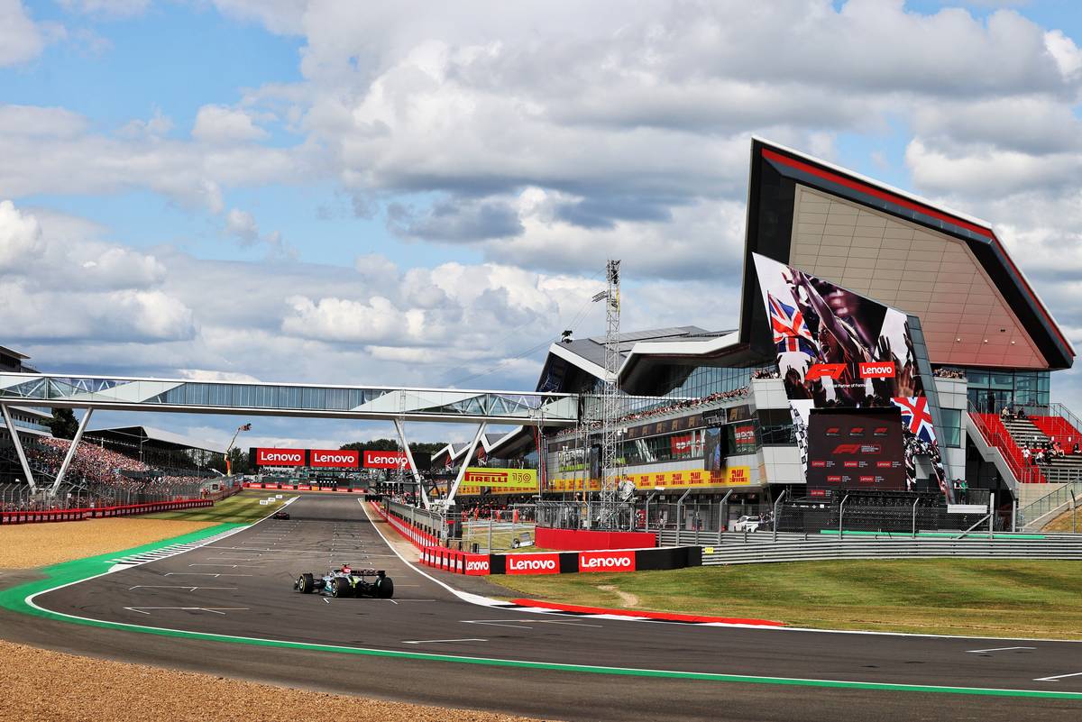 Lewis Hamilton (GBR) Mercedes AMG F1 W13. 01.07.2022. Formula 1 World Championship, Rd 10, British Grand Prix, Silverstone, England, Practice 