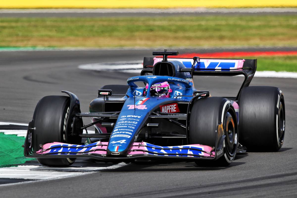 Alpine is not ‘failing’ Alonso, insists Szafnauer