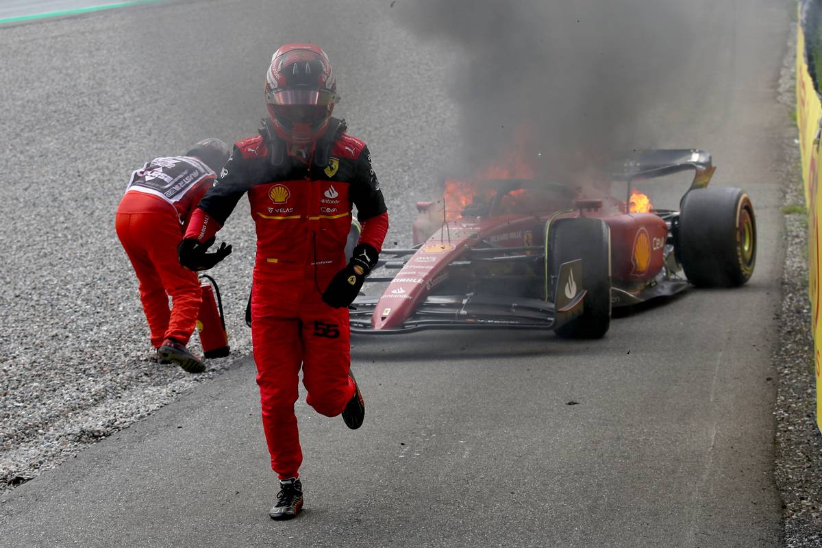 Austria marshals explain slow response to Sainz fire