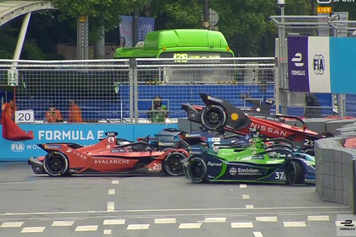 Evans wins Seoul E-Prix race 1 to keep title hopes alive