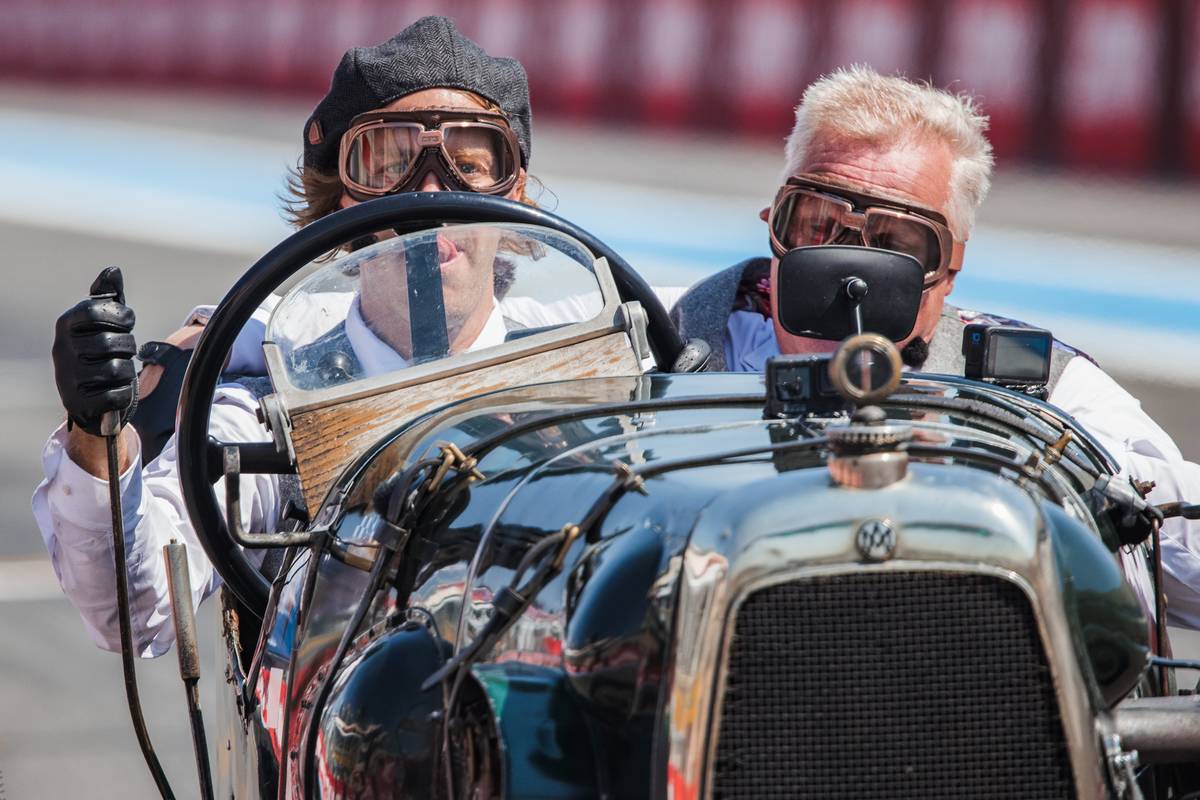 Sainz wary about historic cars: ‘I’m going to push it!’