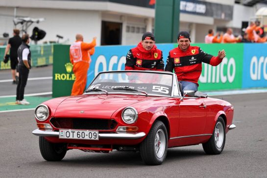 (L to R): Charles Leclerc (MON) Ferrari and team mate Carlos Sainz Jr (ESP) Ferrari on the drivers parade.
31.07.2022. Formula 1 World Championship, Rd 13, Hungarian Grand Prix, Budapest, Hungary, Race Day.
- www.xpbimages.com, EMail: requests@xpbimages.com © Copyright: Moy / XPB Images