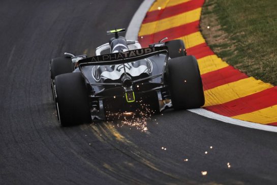 Yuki Tsunoda (JPN) AlphaTauri AT03 sends sparks flying.
26.08.2022. Formula 1 World Championship, Rd 14, Belgian Grand Prix, Spa Francorchamps, Belgium, Practice Day.
- www.xpbimages.com, EMail: requests@xpbimages.com © Copyright: Moy / XPB Images
