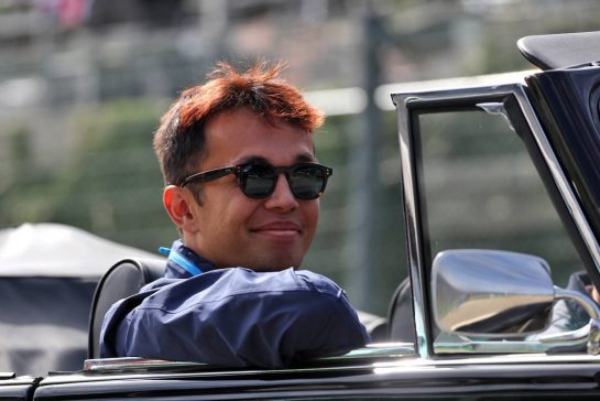 Alexander Albon (THA) Williams Racing FW44 on the drivers parade.
28.08.2022. Formula 1 World Championship, Rd 14, Belgian Grand Prix, Spa Francorchamps, Belgium, Race Day.
- www.xpbimages.com, EMail: requests@xpbimages.com © Copyright: Bearne / XPB Images