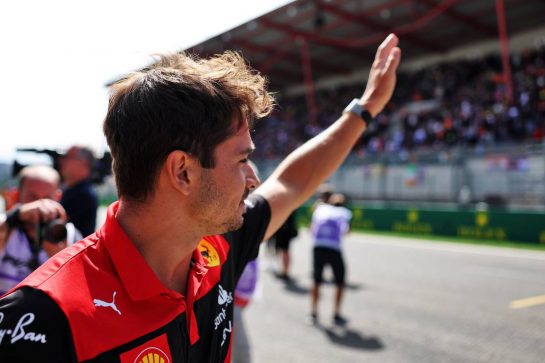Charles Leclerc (MON) Ferrari on the drivers parade.
28.08.2022. Formula 1 World Championship, Rd 14, Belgian Grand Prix, Spa Francorchamps, Belgium, Race Day.
- www.xpbimages.com, EMail: requests@xpbimages.com © Copyright: Bearne / XPB Images