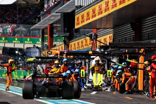 Lando Norris (GBR) McLaren MCL36 makes a pit stop.
28.08.2022. Formula 1 World Championship, Rd 14, Belgian Grand Prix, Spa Francorchamps, Belgium, Race Day.
- www.xpbimages.com, EMail: requests@xpbimages.com © Copyright: Batchelor / XPB Images