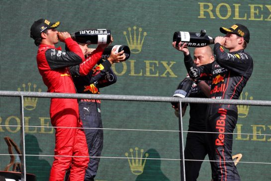 (L to R): Carlos Sainz Jr (ESP) Ferrari; Sergio Perez (MEX) Red Bull Racing; and race winner Max Verstappen (NLD) Red Bull Racing on the podium.
28.08.2022. Formula 1 World Championship, Rd 14, Belgian Grand Prix, Spa Francorchamps, Belgium, Race Day.
- www.xpbimages.com, EMail: requests@xpbimages.com © Copyright: Bearne / XPB Images