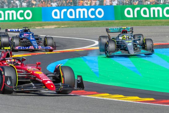 Lewis Hamilton (GBR) Mercedes AMG F1 W13 crashes with Fernando Alonso (ESP) Alpine F1 Team A522 at the start of the race.
28.08.2022. Formula 1 World Championship, Rd 14, Belgian Grand Prix, Spa Francorchamps, Belgium, Race Day.
- www.xpbimages.com, EMail: requests@xpbimages.com © Copyright: Vangheluwe / XPB Images