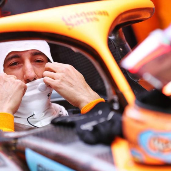 Hamilton insists Ricciardo ‘deserves’ to stay in Formula 1