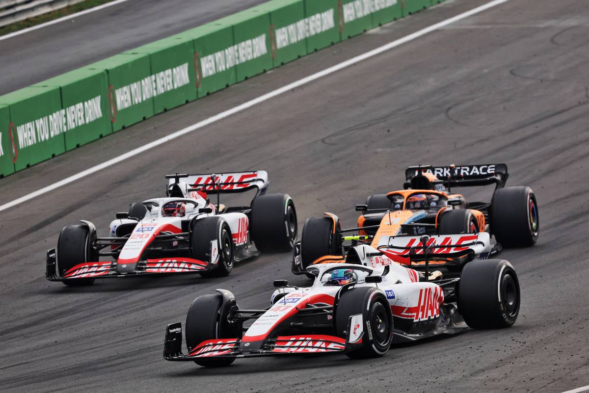 Mick Schumacher (GER) Haas VF-22 leads Kevin Magnussen (DEN) Haas VF-22 and Daniel Ricciardo (AUS) McLaren MCL36. 04.09.2022. Formula 1 World Championship, Rd 14, Dutch Grand Prix, Zandvoort, Netherlands, Race
