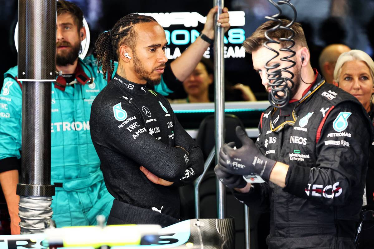 Mercedes 2022 ‘harder phase’ encouraging Hamilton to stay longer
