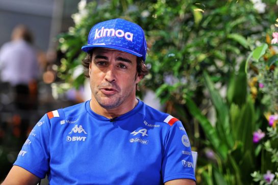 Fernando Alonso (ESP) Alpine F1 Team.
29.09.2022. Formula 1 World Championship, Rd 17, Singapore Grand Prix, Marina Bay Street Circuit, Singapore, Preparation Day.
- www.xpbimages.com, EMail: requests@xpbimages.com &copy; Copyright: Moy / XPB Images