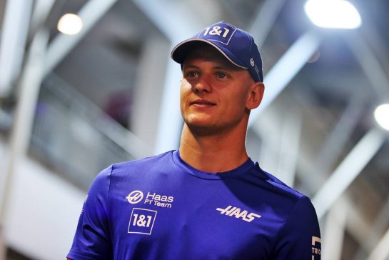Mick Schumacher (GER) Haas F1 Team.
29.09.2022. Formula 1 World Championship, Rd 17, Singapore Grand Prix, Marina Bay Street Circuit, Singapore, Preparation Day.
- www.xpbimages.com, EMail: requests@xpbimages.com &copy; Copyright: Moy / XPB Images