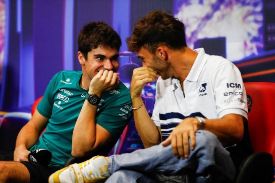 (L to R): Lance Stroll (CDN) Aston Martin F1 Team and Pierre Gasly (FRA) AlphaTauri in the FIA Press Conference.
29.09.2022. Formula 1 World Championship, Rd 17, Singapore Grand Prix, Marina Bay Street Circuit, Singapore, Preparation Day.
- www.xpbimages.com, EMail: requests@xpbimages.com &copy; Copyright: XPB Images