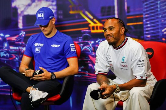 (L to R): Mick Schumacher (GER) Haas F1 Team and Lewis Hamilton (GBR) Mercedes AMG F1 in the FIA Press Conference.
29.09.2022. Formula 1 World Championship, Rd 17, Singapore Grand Prix, Marina Bay Street Circuit, Singapore, Preparation Day.
- www.xpbimages.com, EMail: requests@xpbimages.com &copy; Copyright: XPB Images