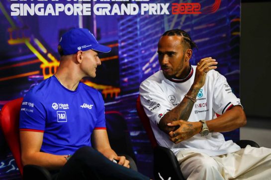 (L to R): Mick Schumacher (GER) Haas F1 Team and Lewis Hamilton (GBR) Mercedes AMG F1 in the FIA Press Conference.
29.09.2022. Formula 1 World Championship, Rd 17, Singapore Grand Prix, Marina Bay Street Circuit, Singapore, Preparation Day.
- www.xpbimages.com, EMail: requests@xpbimages.com &copy; Copyright: XPB Images