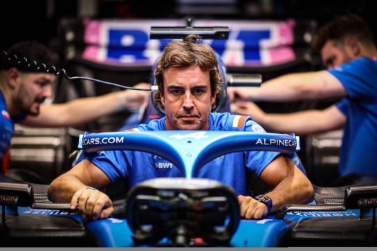 Fernando Alonso (ESP), Alpine F1 Team 
29.09.2022. Formula 1 World Championship, Rd 17, Singapore Grand Prix, Marina Bay Street Circuit, Singapore, Preparation Day.
- www.xpbimages.com, EMail: requests@xpbimages.com &copy; Copyright: Charniaux / XPB Images