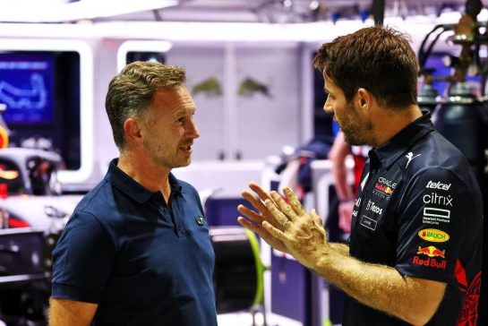 (L to R): Christian Horner (GBR) Red Bull Racing Team Principal with Jamie Redknapp (GBR) Former Professional Football Player.
29.09.2022. Formula 1 World Championship, Rd 17, Singapore Grand Prix, Marina Bay Street Circuit, Singapore, Preparation Day.
 - www.xpbimages.com, EMail: requests@xpbimages.com &copy; Copyright: Coates / XPB Images