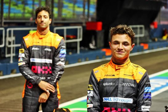 Lando Norris (GBR) McLaren and Daniel Ricciardo (AUS) McLaren.
29.09.2022. Formula 1 World Championship, Rd 17, Singapore Grand Prix, Marina Bay Street Circuit, Singapore, Preparation Day.
 - www.xpbimages.com, EMail: requests@xpbimages.com &copy; Copyright: Coates / XPB Images