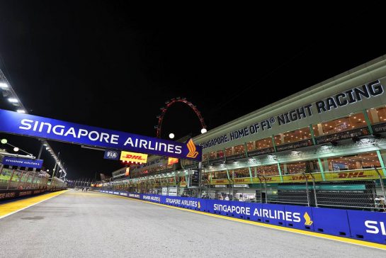 Circuit atmosphere - start / finish straight.
29.09.2022. Formula 1 World Championship, Rd 17, Singapore Grand Prix, Marina Bay Street Circuit, Singapore, Preparation Day.
- www.xpbimages.com, EMail: requests@xpbimages.com &copy; Copyright: Moy / XPB Images