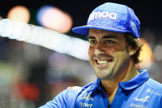 Fernando Alonso (ESP), Alpine F1 Team 
29.09.2022. Formula 1 World Championship, Rd 17, Singapore Grand Prix, Marina Bay Street Circuit, Singapore, Preparation Day.
- www.xpbimages.com, EMail: requests@xpbimages.com &copy; Copyright: Charniaux / XPB Images