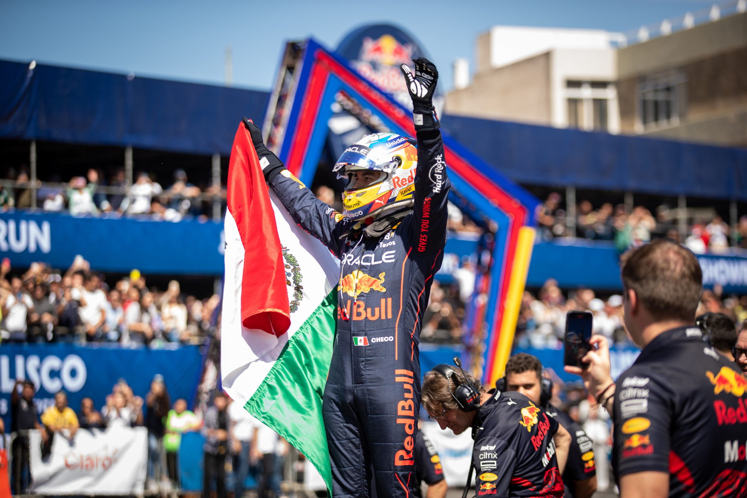 Perez ‘doesn’t need’ to be gifted Mexican GP win